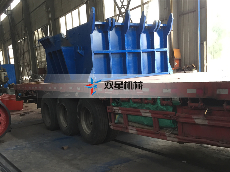 <a href='http://www.hnxcwy.cn' target='_blank'><span>金屬撕碎機(jī)</span></a>發(fā)貨現(xiàn)場(chǎng)實(shí)拍圖