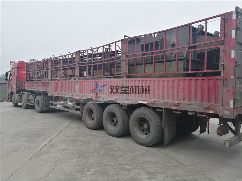 雙軸撕碎機(jī)發(fā)貨現(xiàn)場實(shí)拍
