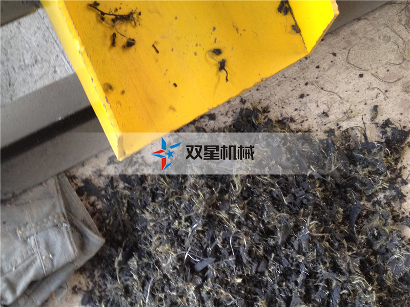 輪胎撕碎機撕碎物料現場實拍