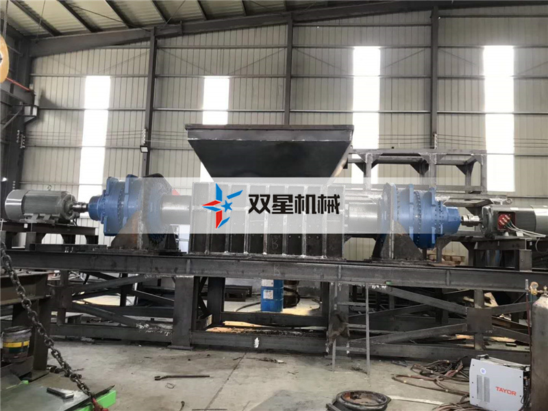 金屬撕碎機設備核心部件刀片材質分析介紹