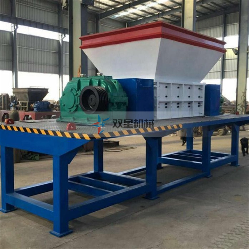雙軸撕碎機加工廢舊鋁合金產(chǎn)量6噸選擇型號