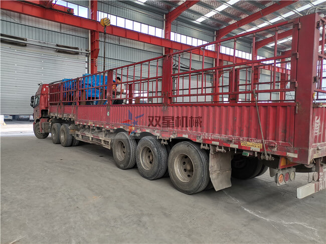 雙軸撕碎機(jī)SSJ-1200型發(fā)貨現(xiàn)場(chǎng)
