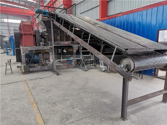 雙軸撕碎機(jī)撕碎發(fā)動(dòng)機(jī)機(jī)鋁鑄件，作業(yè)穩(wěn)定效率高