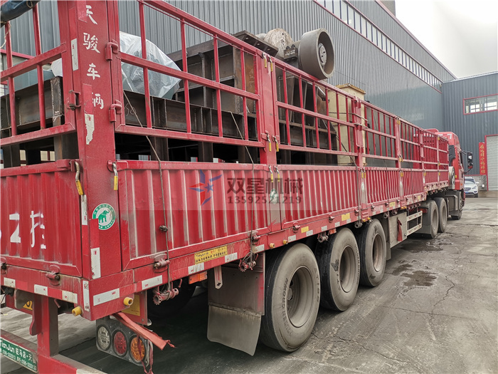 雙軸撕碎機廠家1300型設備發(fā)貨現(xiàn)場實拍
