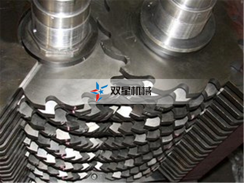 雙軸撕碎機(jī)設(shè)備主要撕碎哪些物料？