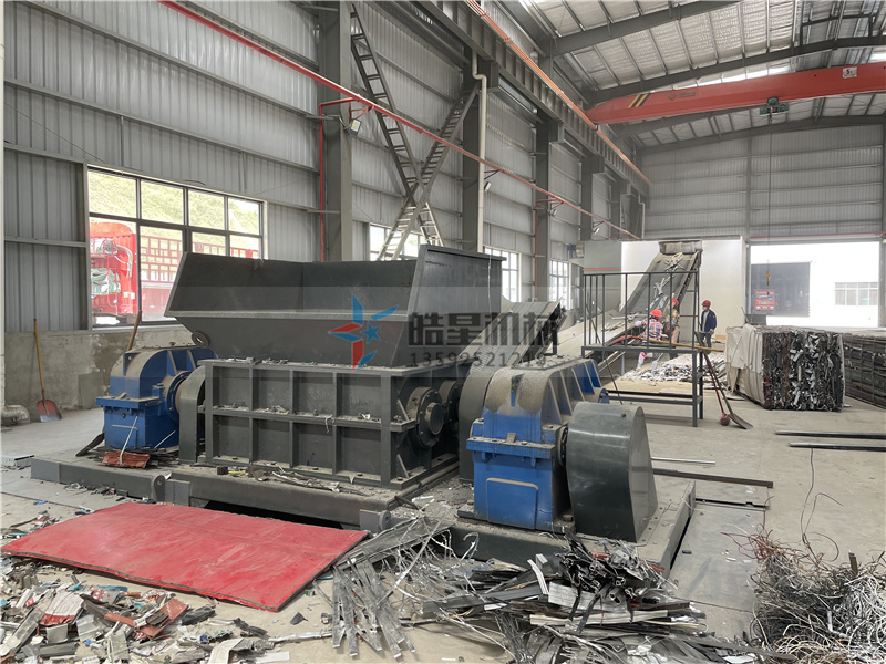 斷橋鋁撕碎機(jī)不但可以撕碎斷橋鋁，還可撕碎處理各種廢鐵廢鋁材料，應(yīng)用廣泛